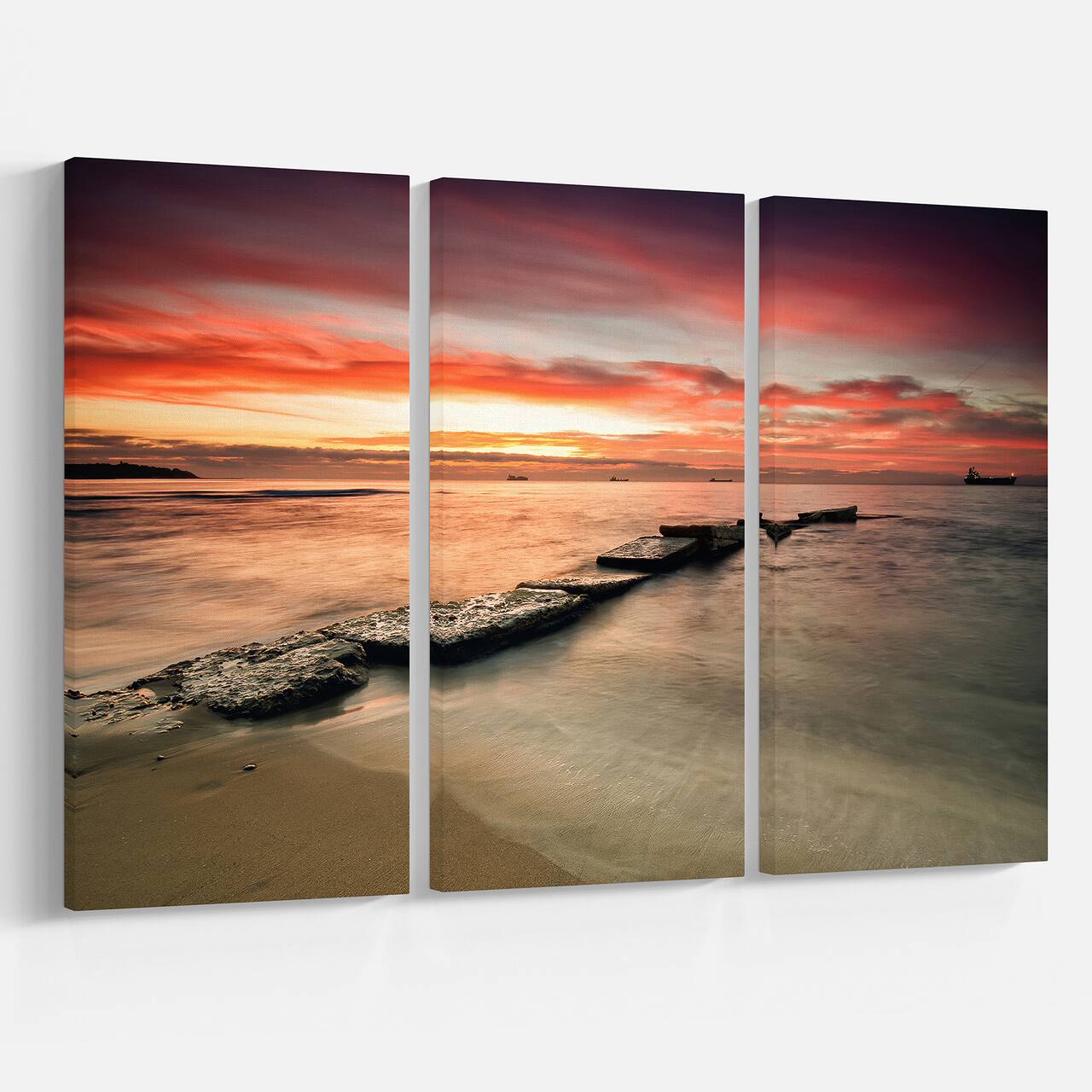 Designart - Wonderful Sunrise on Black Ocean - Beach Photo Canvas Print